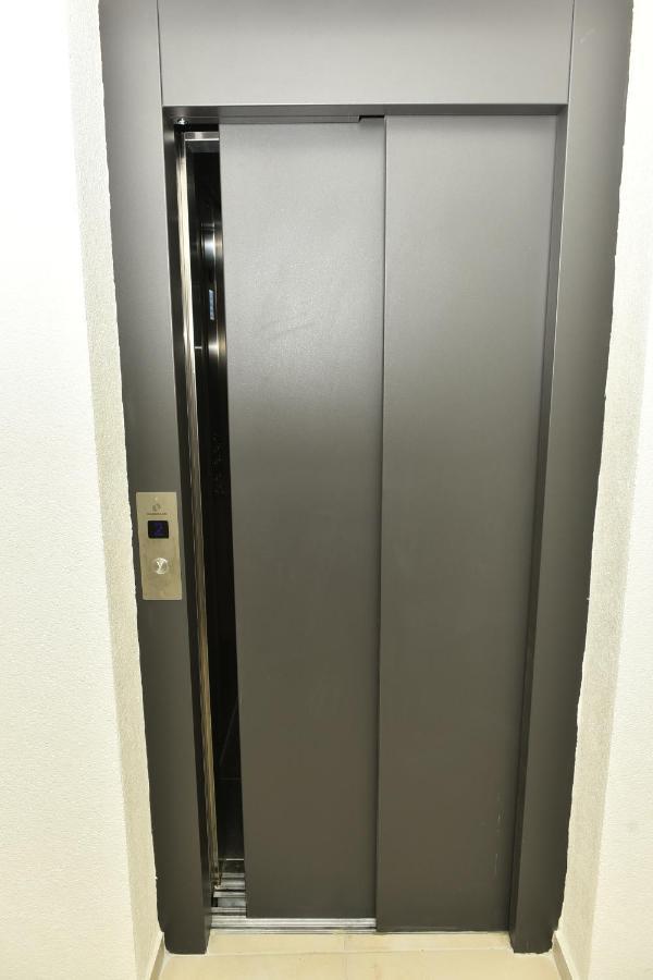 Grand Lux Apartman Cacak Exterior photo